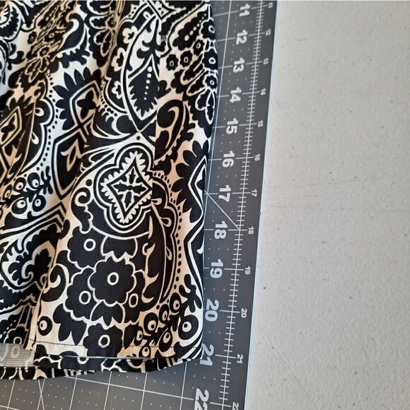 Ann Taylor Print Skirt Black/White Size 2 Petite Lined - Picture 4 of 5